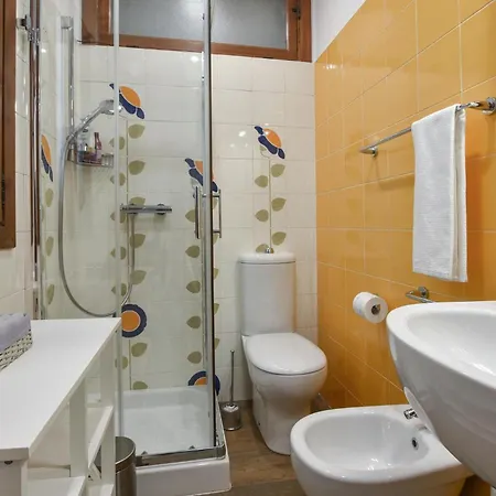 3 Bedroom Amazing Home In Trecastagni * Трекастаньи
